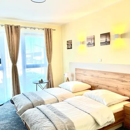Likedaheim Aparthotel Rosbach vor der Hohe
