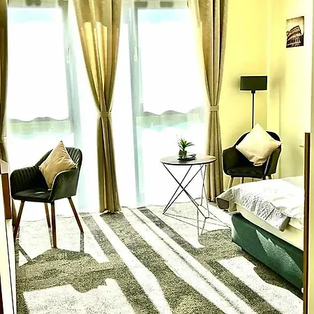 Likedaheim Aparthotel Rosbach vor der Höhe